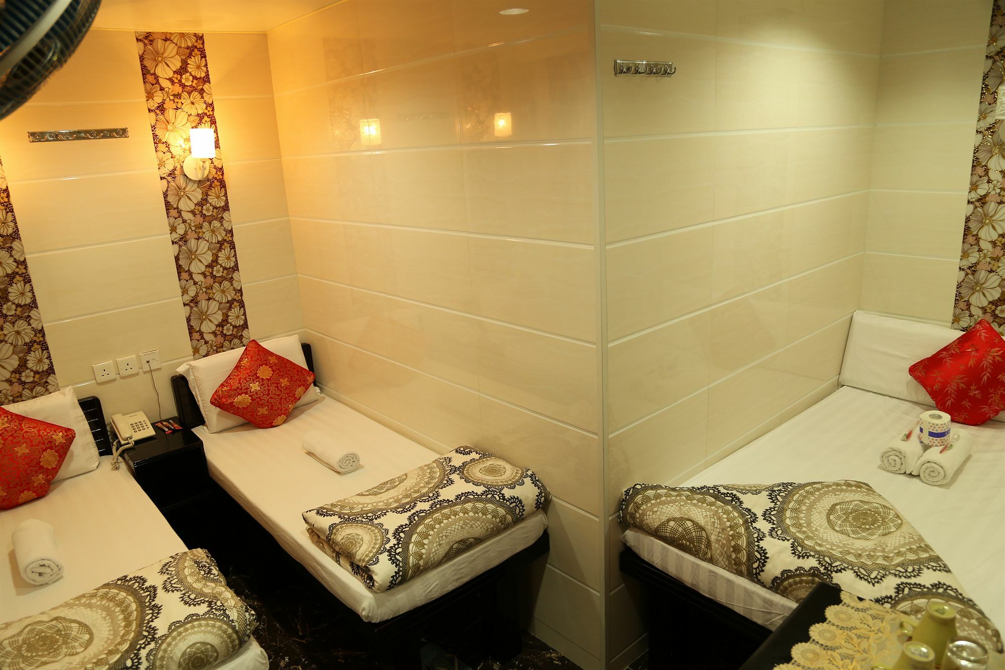New Tokyo Hostel Hong Kong Exterior photo